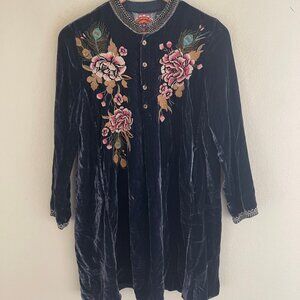 JOHNNY WAS Midnight Blue Velvet "Quito" Heavily Embroidered Tunic/Dress: P2P 19"